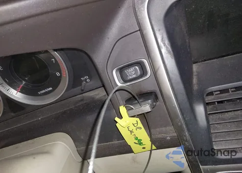 2011 Volvo Xc60 3.2 z USA, uszkodzony, nr VIN YV4940DZXB2187496